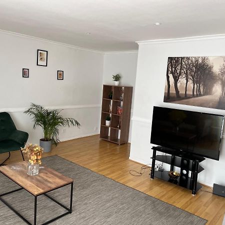Lovely 2 Bedroom Apartment With Parking Space London Ngoại thất bức ảnh