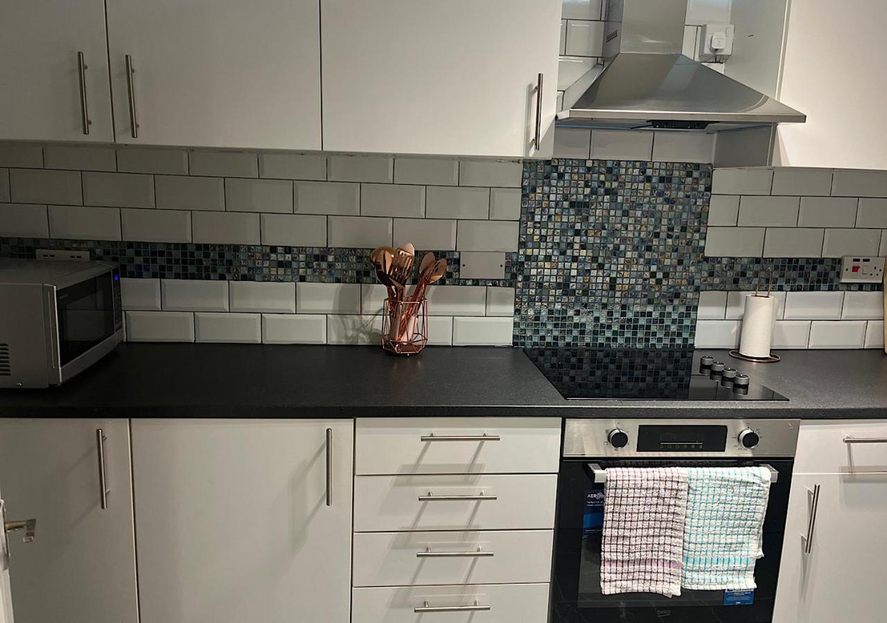 Lovely 2 Bedroom Apartment With Parking Space London Ngoại thất bức ảnh