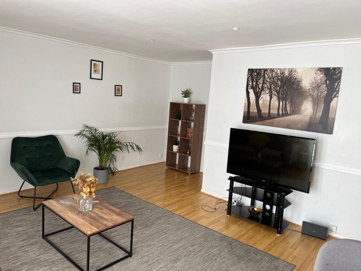 Lovely 2 Bedroom Apartment With Parking Space London Ngoại thất bức ảnh